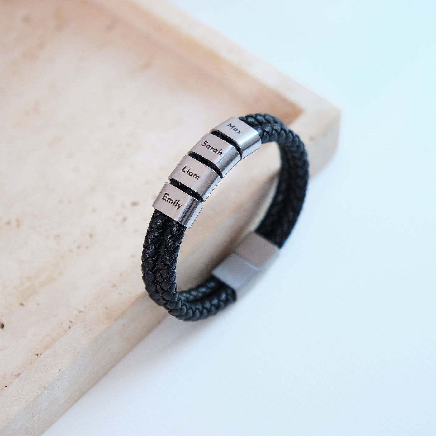 Doppel Lederarmband mit gravierten Beads - OTANTO