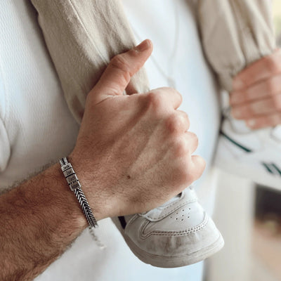Retro Armband mit gravierten silbernen Beads - OTANTO